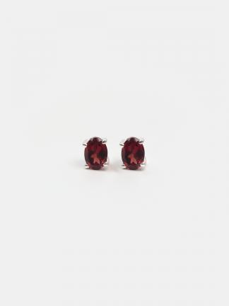 Cercei cu șurub din argint și granat fațetat Lahiri, India