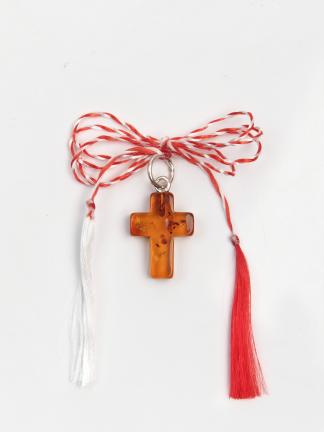 Mărțișor cruciuliță din argint și chihlimbar