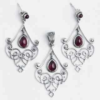 Set cercei și pandantiv candelabru Karimnagar, argint și granată, India